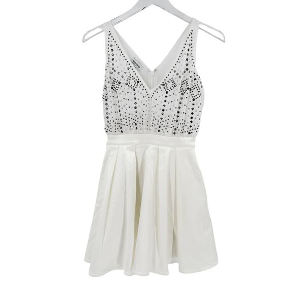BEBE Mini Dress Size 0 White Fit Flare Pockets Silver Grommet Accents Rhinestone - Picture 2 of 9